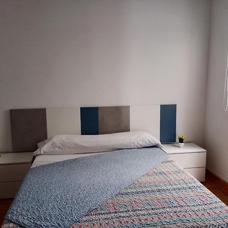 Vistas A La Pista De Atletismo Apartman Pontevedra Kültér fotó