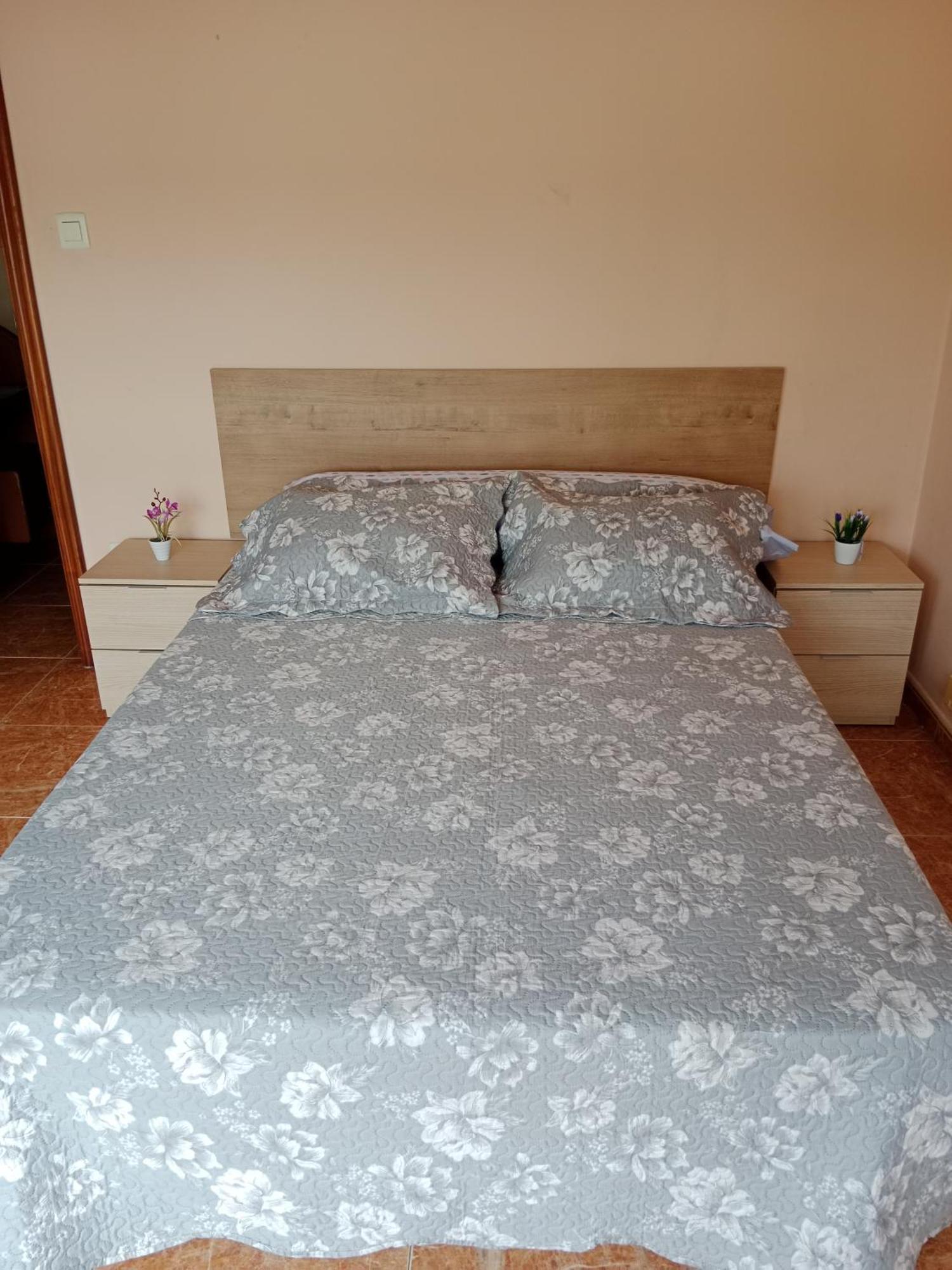 Vistas A La Pista De Atletismo Apartman Pontevedra Kültér fotó